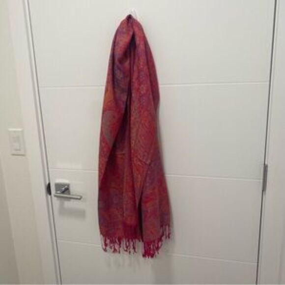 Women's 100% Cashmere Fringe Pashmina. Multicolor. ResortWear. Business Casual.